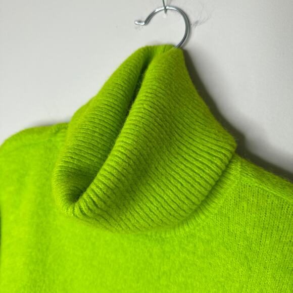 Zara Blogger Favorite Oversized Neon Green Turtleneck Jumper Sweater Size Small - Picture 4 of 9